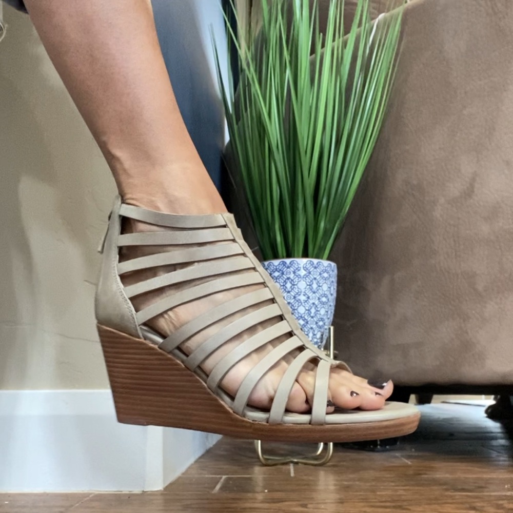 Johnston & Murphy Nadine Wedge Leather Sandals